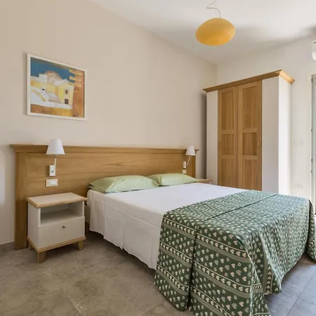 Aparthotel Il Colle 4*